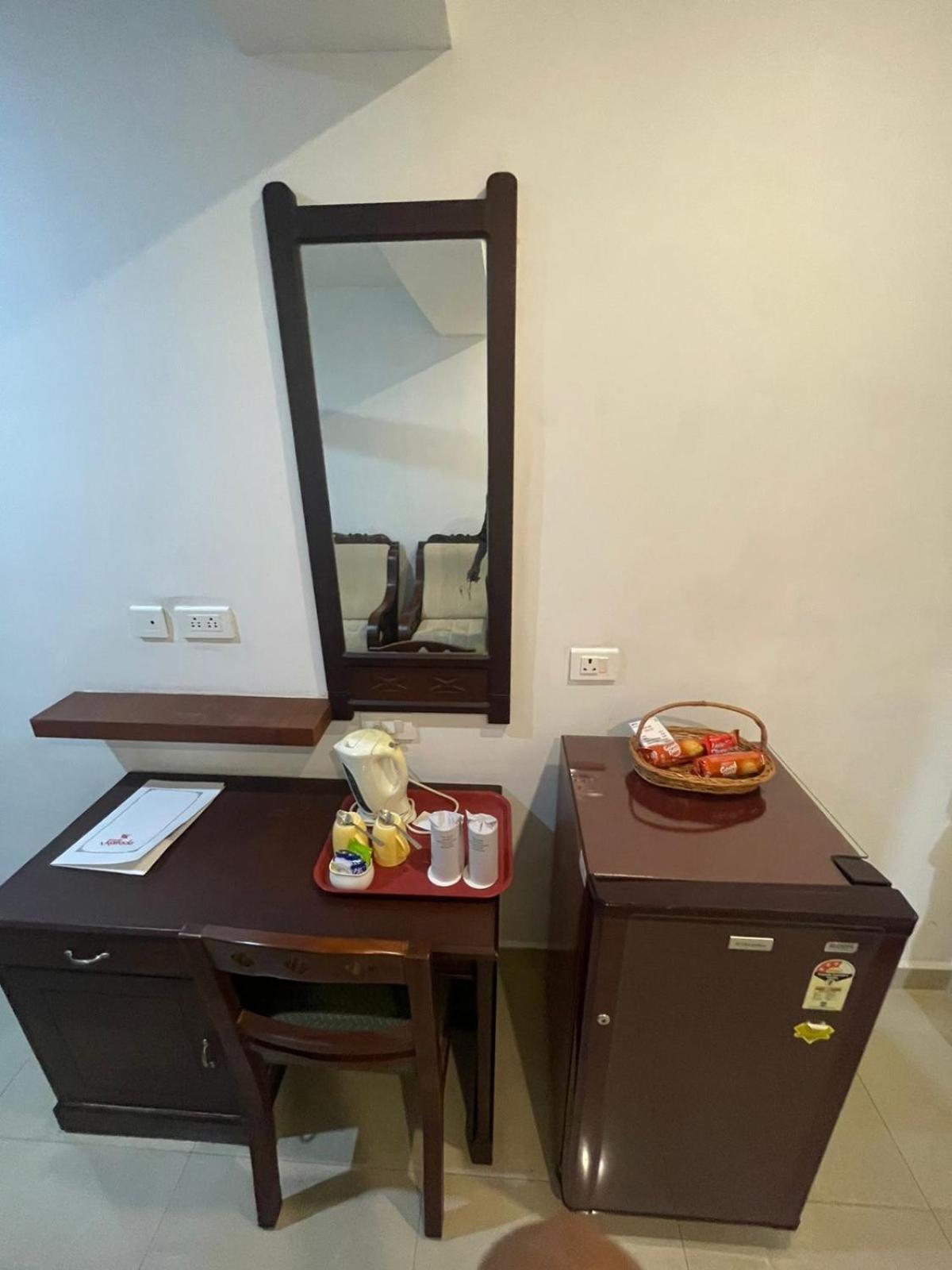 Kallada Sangeetha Hotels Thrissur Экстерьер фото