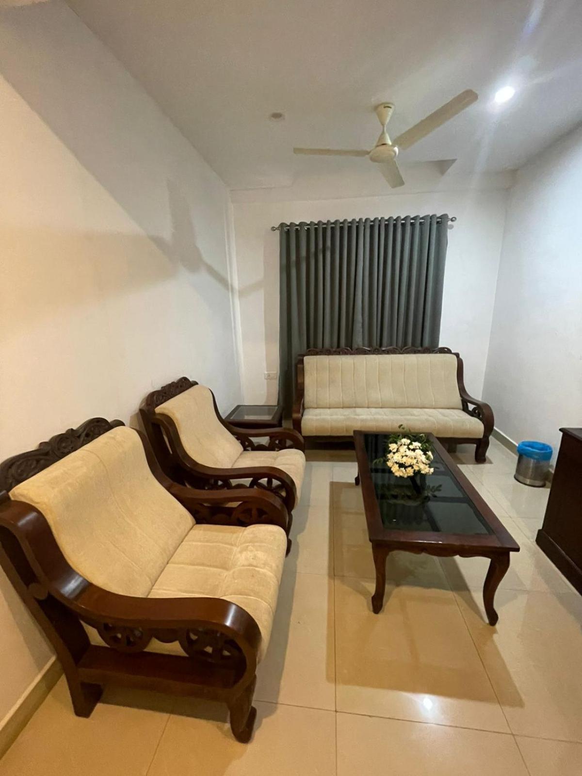 Kallada Sangeetha Hotels Thrissur Экстерьер фото