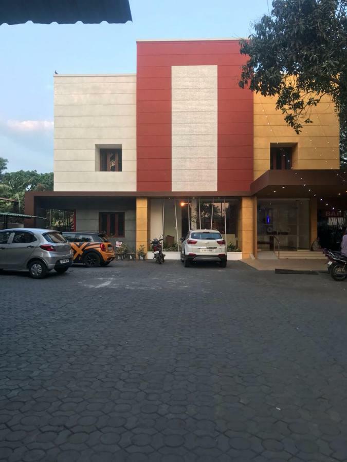 Kallada Sangeetha Hotels Thrissur Экстерьер фото
